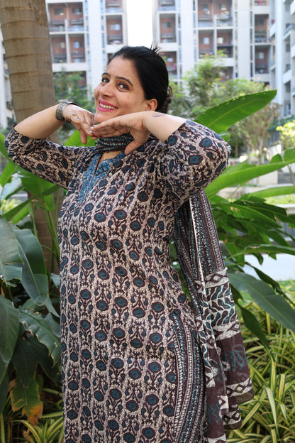 Pure Cotton Straight Cut Suit | Kalamkari Print | Elegant Ethnic Wear - Har Pal Fashionable