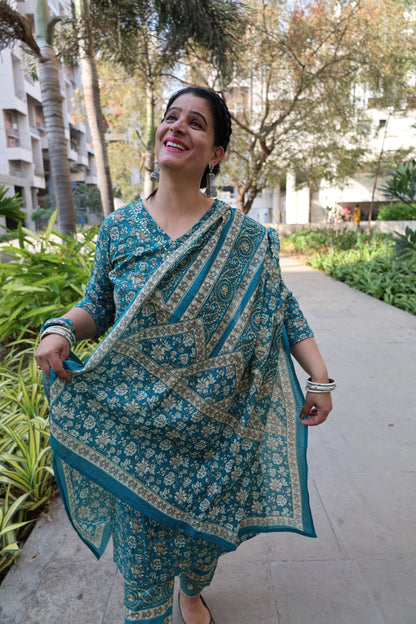 Pure Cotton Straight Cut Suit | Kalamkari Print Kurta | Geometric Print Pant - Har Pal Fashionable